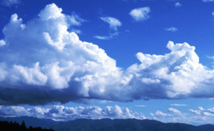 入道雲が夏に発生するのはなぜ 原因や名前の由来も調査 はてなスッキリ