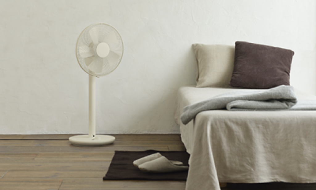 扇風機を付けたまま寝ることでどのような潜在的な利点があるのでしょうか?