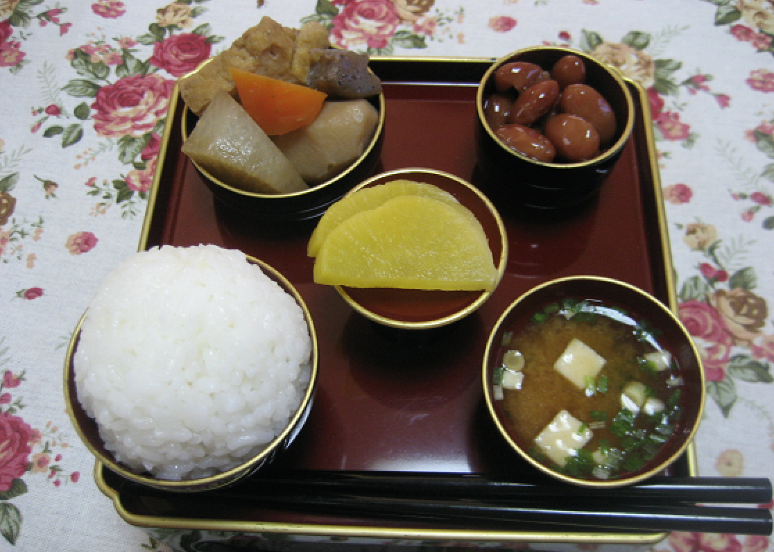 お盆にお供えのお膳は何を作ったらいいの お椀ごとの決まりとは はてなスッキリ