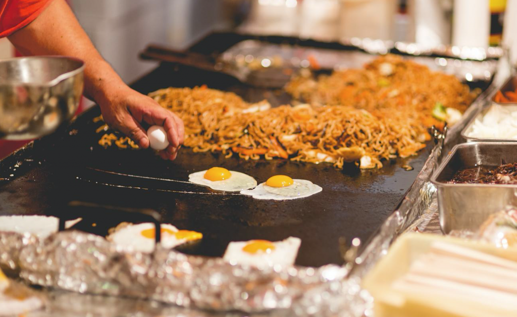お祭り屋台の食べ物は?定番の種類から新勢力までを紹介! | はてなスッキリ