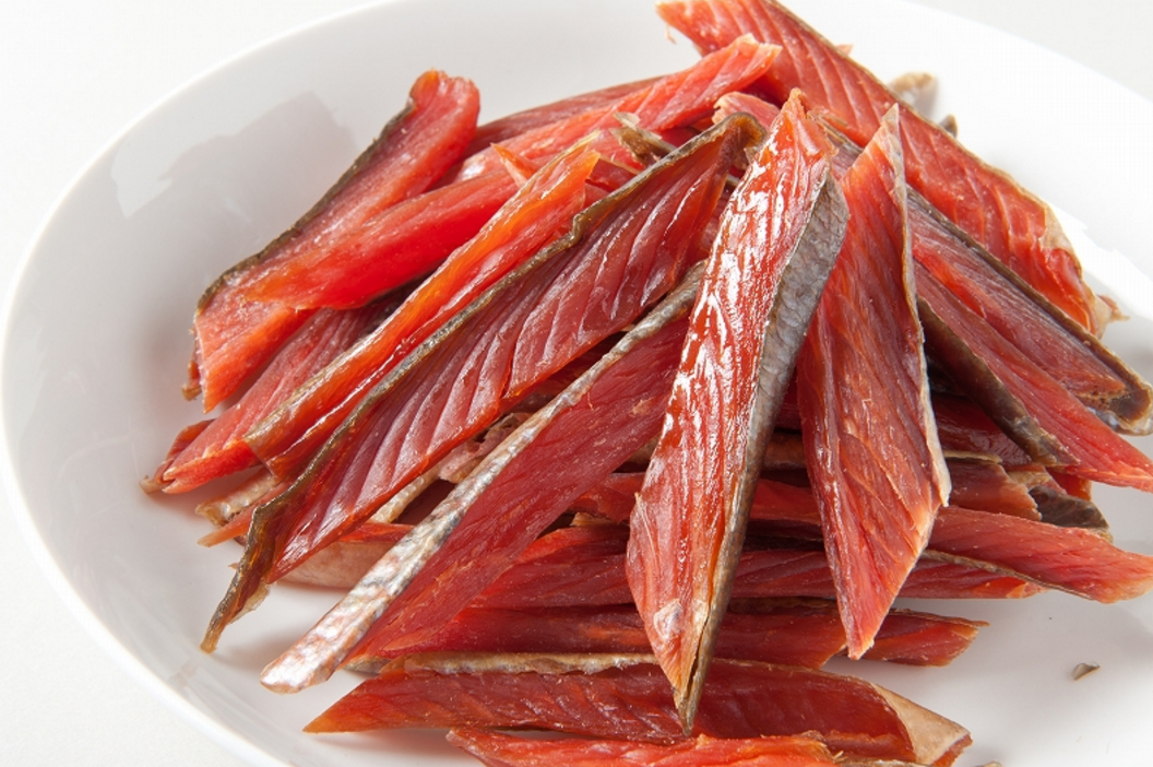 鮭とばは栄養豊富 これならｏｋ 固い皮の食べ方 はてなスッキリ