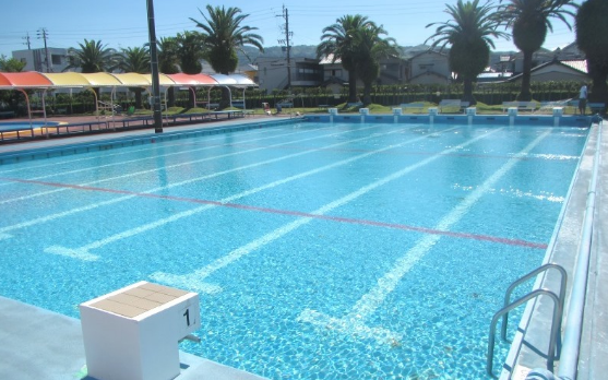 プールの水道代ってどれくらいかかるの?25mプールで検証! | はてなスッキリ
