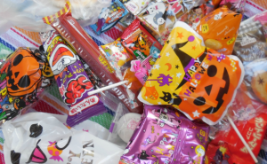 ハロウィンのお菓子はどれくらい配ればいいの おすすめのお菓子も紹介 はてなスッキリ