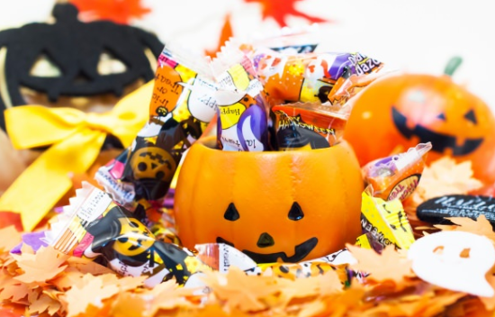ハロウィンのお菓子はどれくらい配ればいいの おすすめのお菓子も紹介 はてなスッキリ ハロウィンのお菓子はどれくらい配ればいいの おすすめのお菓子も紹介 はてなスッキリ