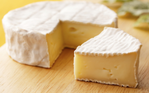 カマンベールチーズの白い部分は食べるの 種類や栄養成分は はてなスッキリ